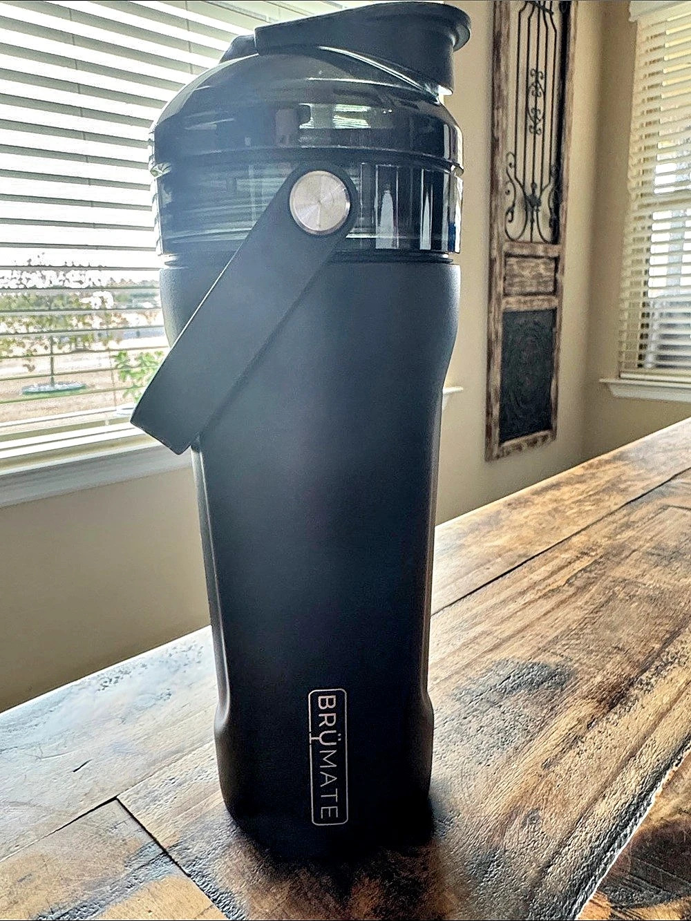 BRUMATE MultiShaker Insulated Shaker Bottle Black